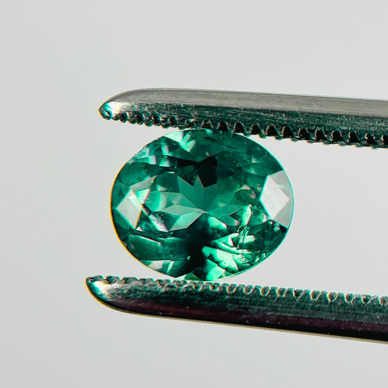 Russian Alexandrite Green 6x5x3.1 Facet Oval Colour Change 0.75 Carat
