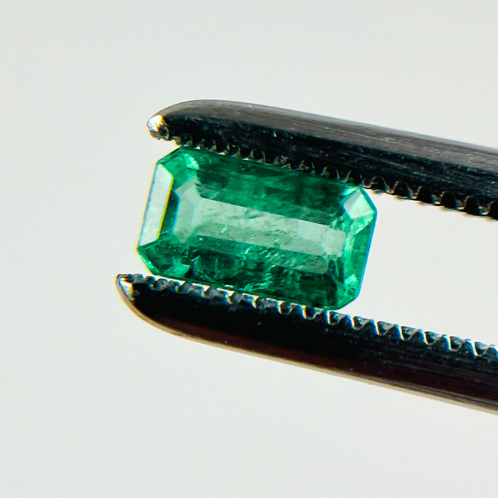 Colombian Emerald 5.2x3.1x2.1 Facet Emerald 0.30 Carat