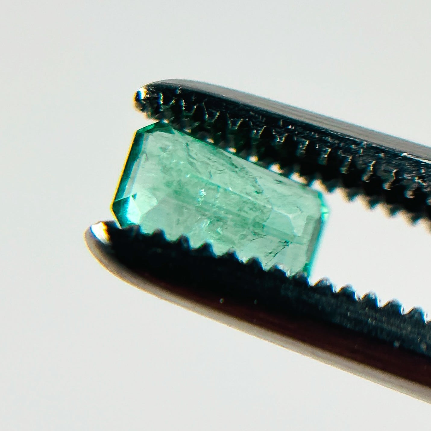 Colombian Emerald 5.2x3.1x2.1 Facet Emerald 0.30 Carat