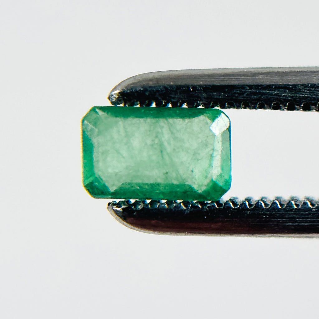 Colombian Emerald 5.1x3.2x2.2 Facet Emerald 0.30 Carat