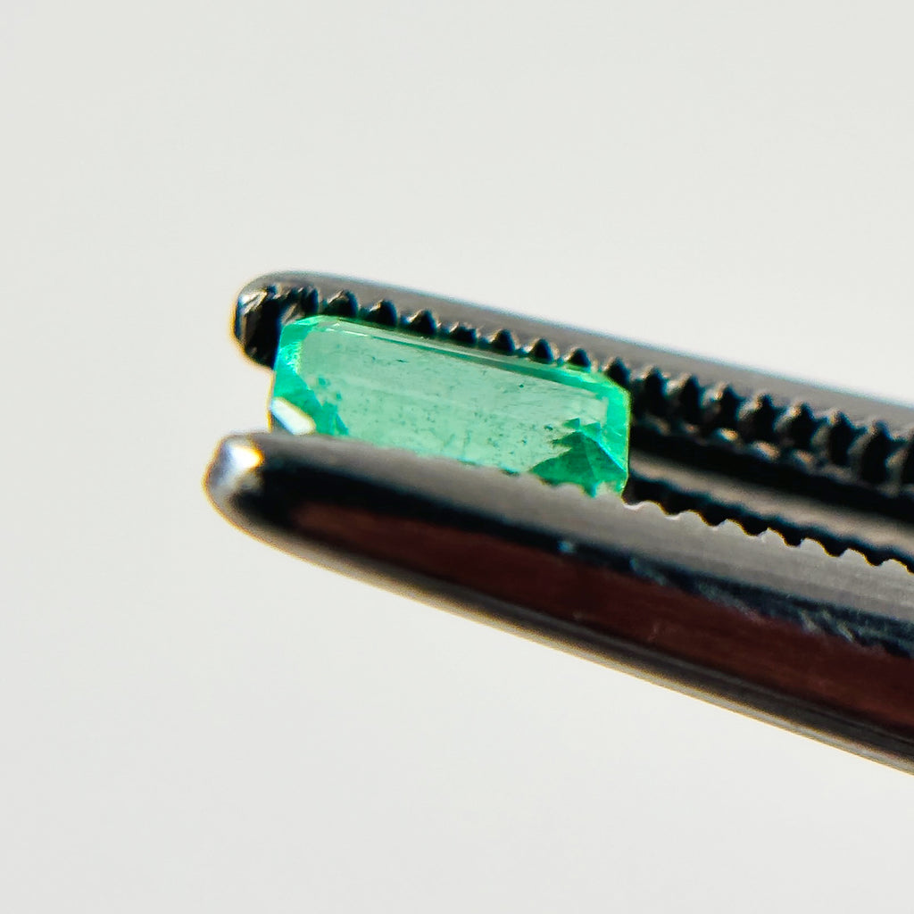 Colombian Emerald 4.8x3x2.4 Facet Emerald 0.30 Carat