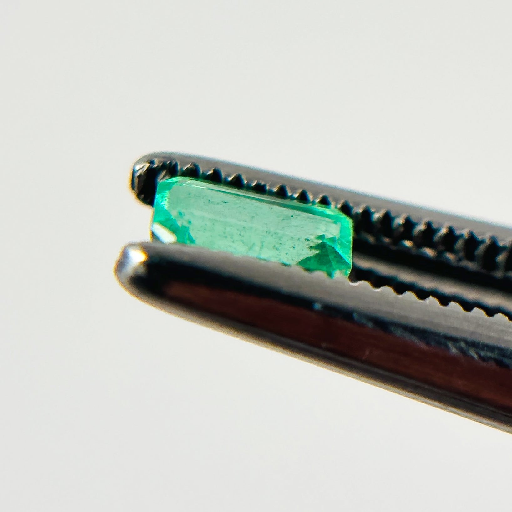 Colombian Emerald 4.8x3x2.4 Facet Emerald 0.30 Carat