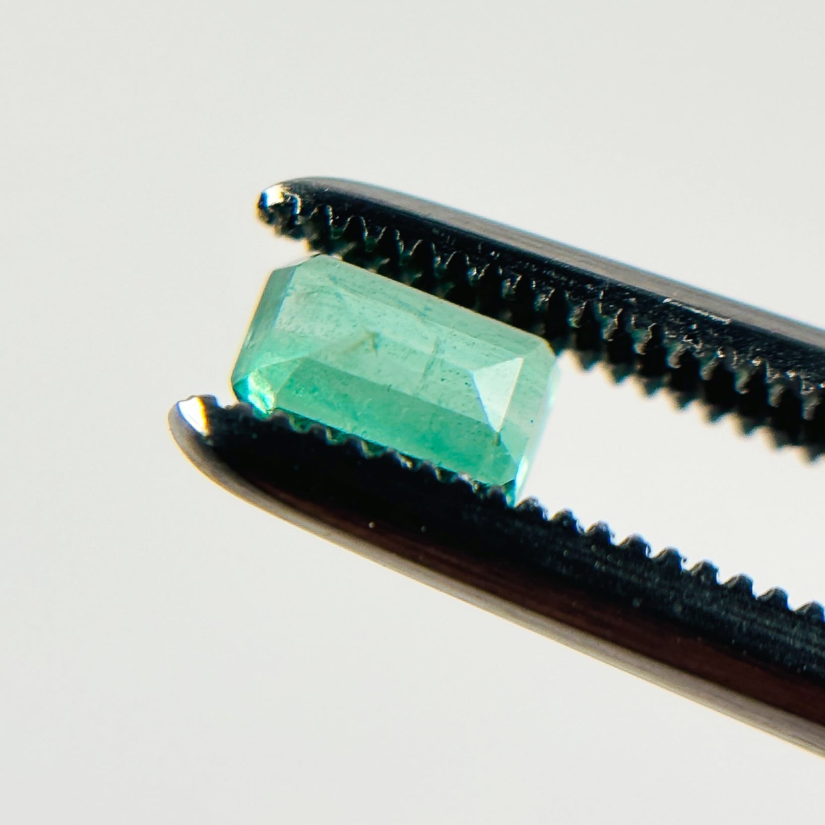 Colombian Emerald 4.8x3x2.4 Facet Emerald 0.30 Carat