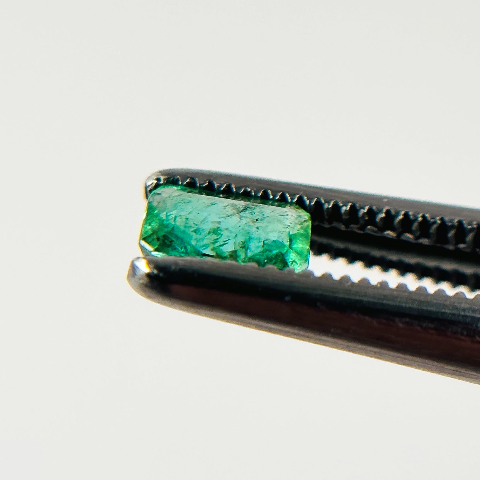 Colombian Emerald 5x3x2.1 Facet Emerald 0.30 Carat