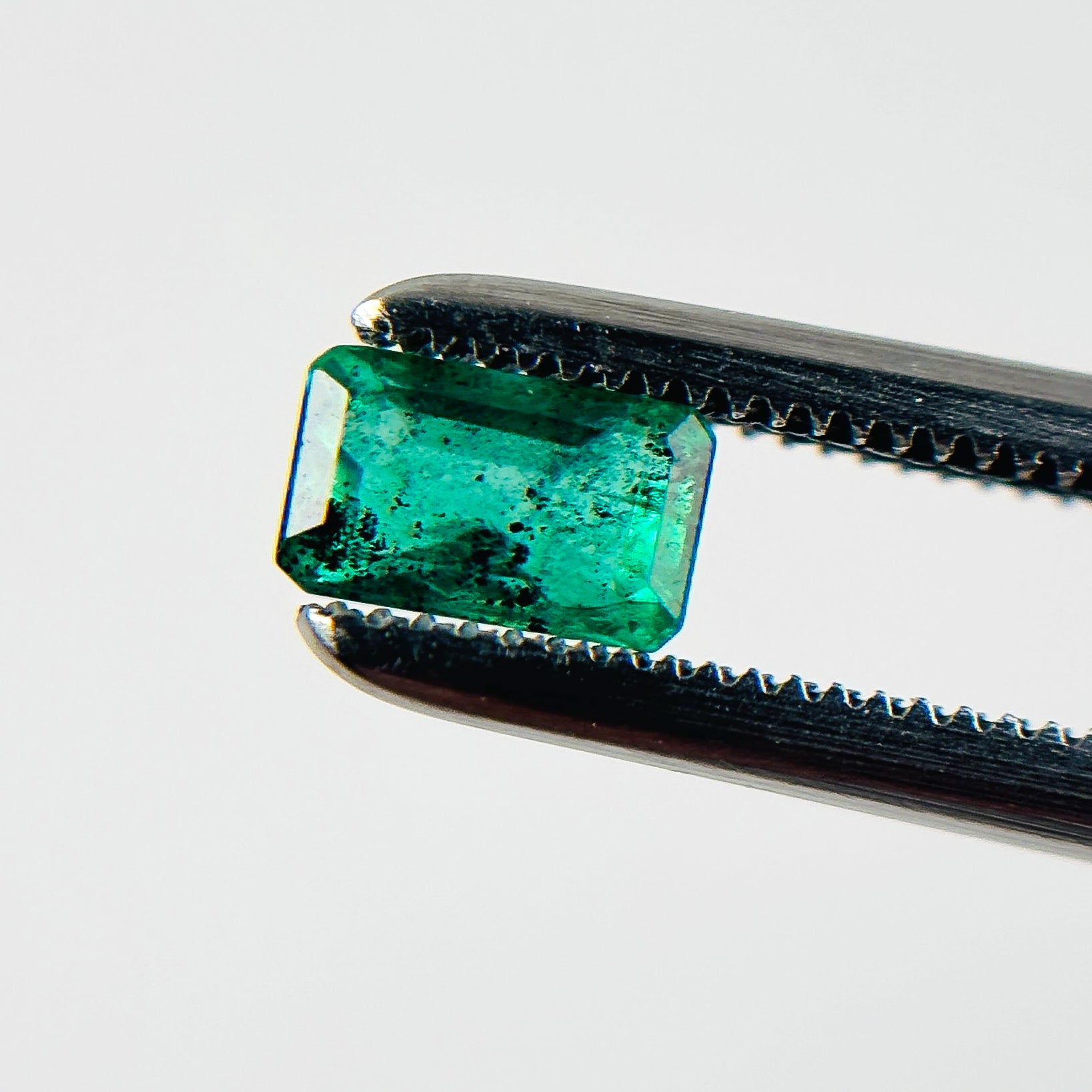 Colombian Emerald 5.2x3.1x3 Facet Emerald 0.40 Carat