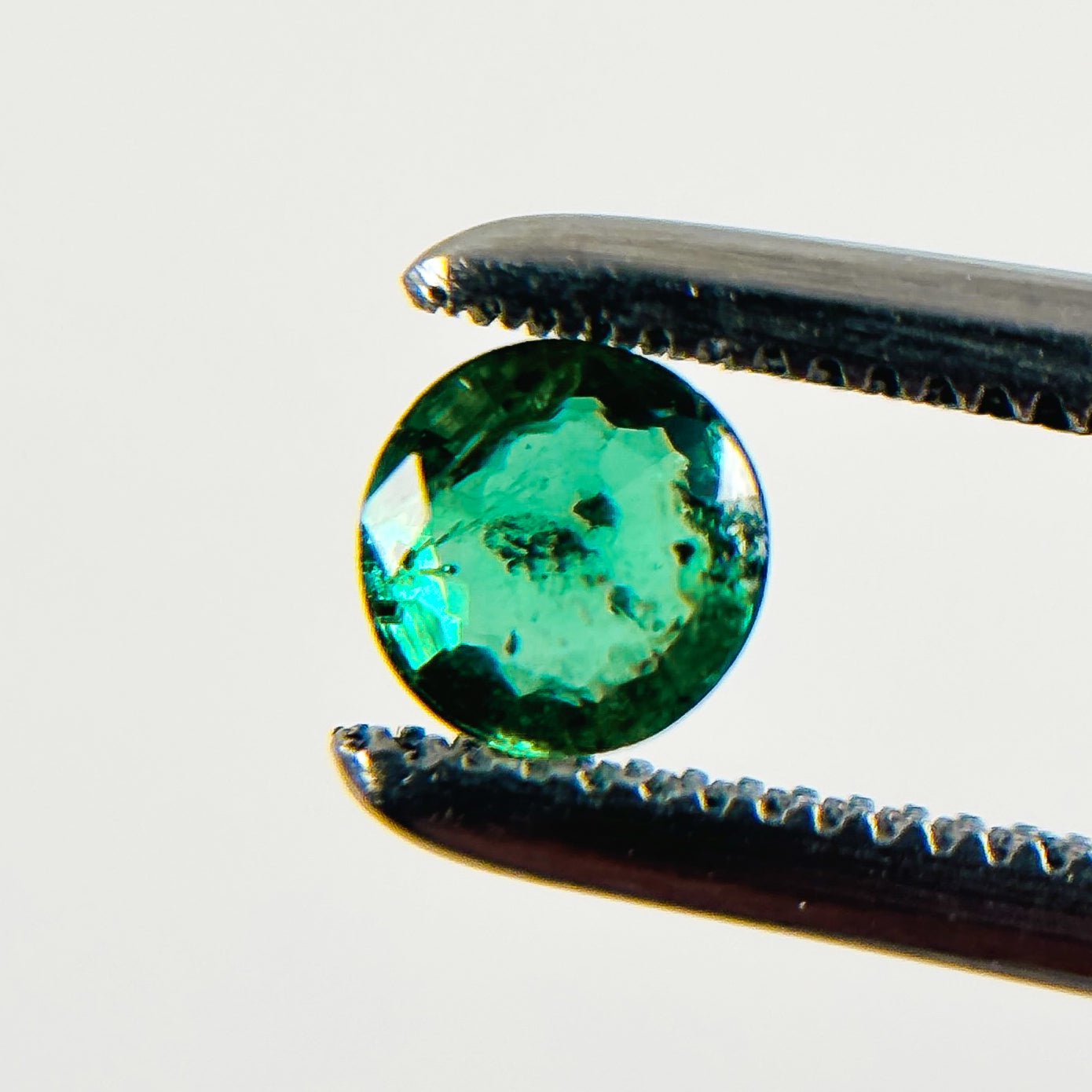 Colombian Emerald 4x4x2.3 Facet Round 0.20 Carat