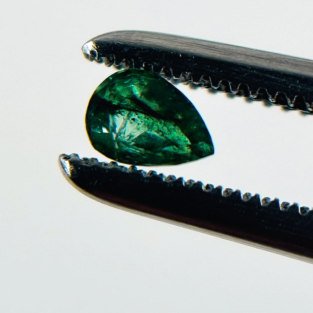 Colombian Emerald 3.9x2.7x2 Facet Pear 0.15 Carat