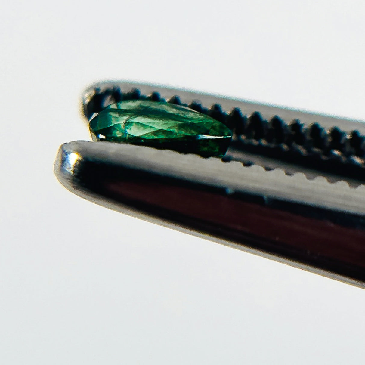 Colombian Emerald 3.9x2.7x2 Facet Pear 0.15 Carat