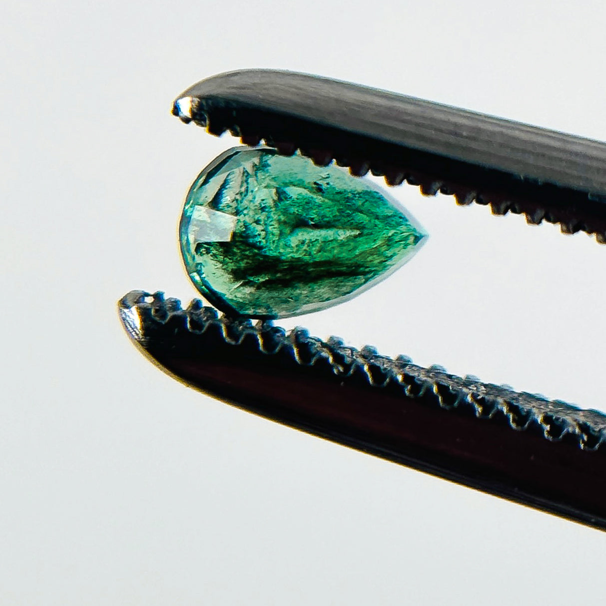 Colombian Emerald 3.9x2.7x2 Facet Pear 0.15 Carat