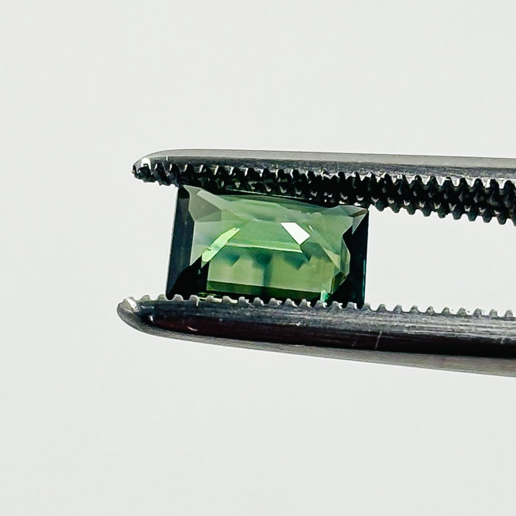 Green Sapphire 7x5x3 Facet Rectangle 1.10 Carat