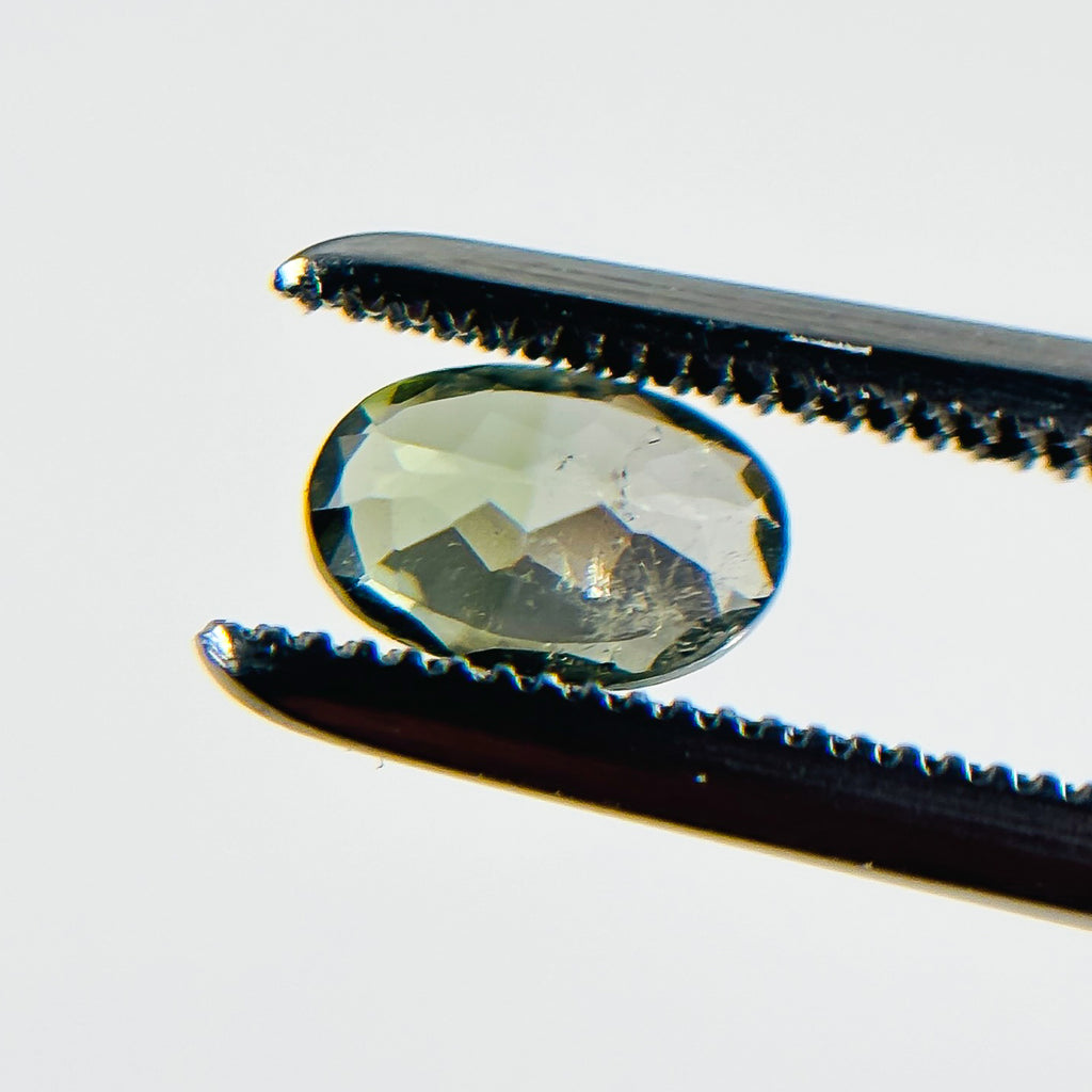 Green Tourmaline 6x4x2.7 Facet Oval 0.45 Carat