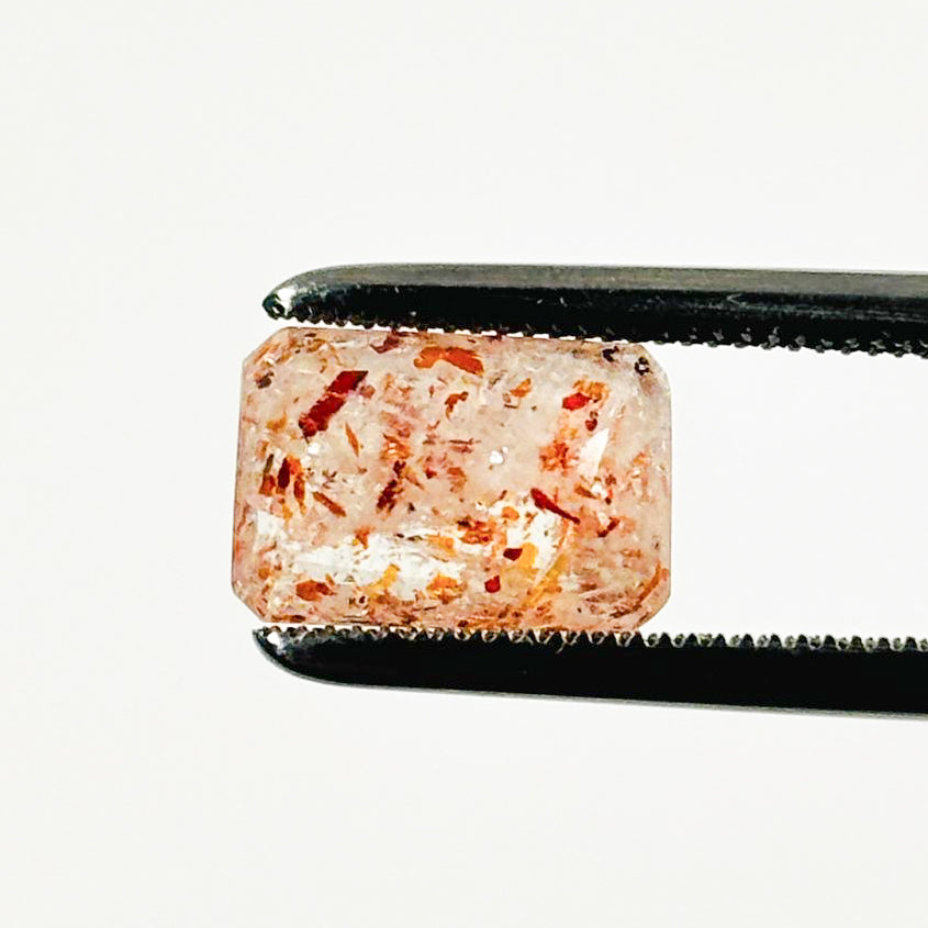 Sunstone Confetti 9x6x4 Faceted Emerald 1.70 Carat