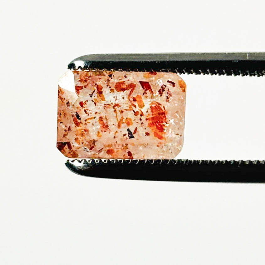 Sunstone Confetti 9x6x4 Faceted Emerald 1.70 Carat